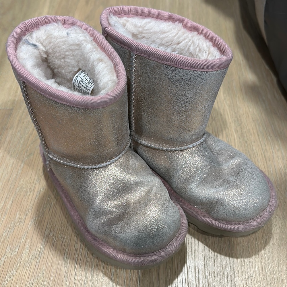 Girls shimmery uggs